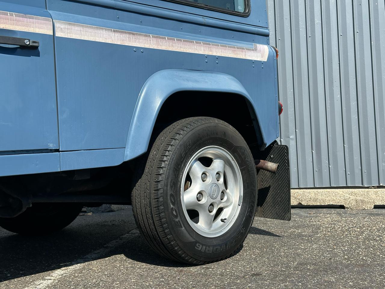 Land Rover Defender 90 1989