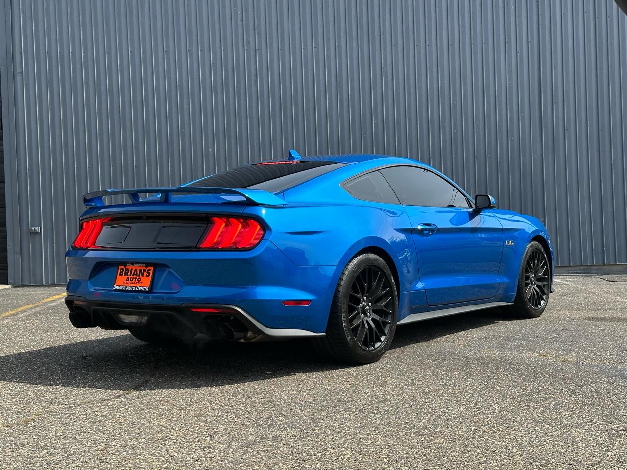 Ford Mustang  2021