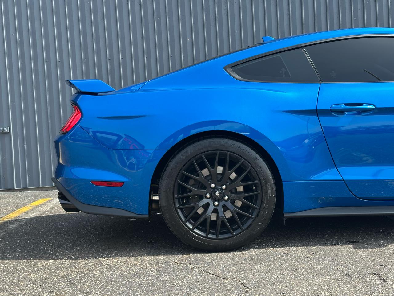 Ford Mustang  2021