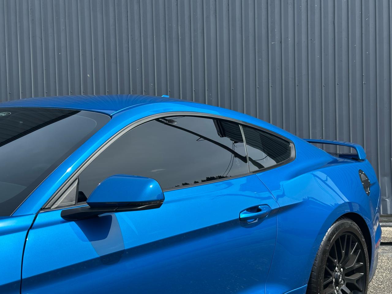 Ford Mustang  2021