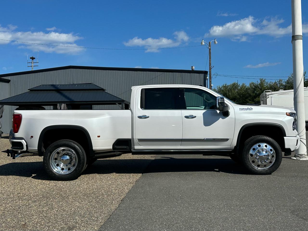 Chevrolet Silverado 3500HD 4WD Crew Cab 172" High Country 2024
