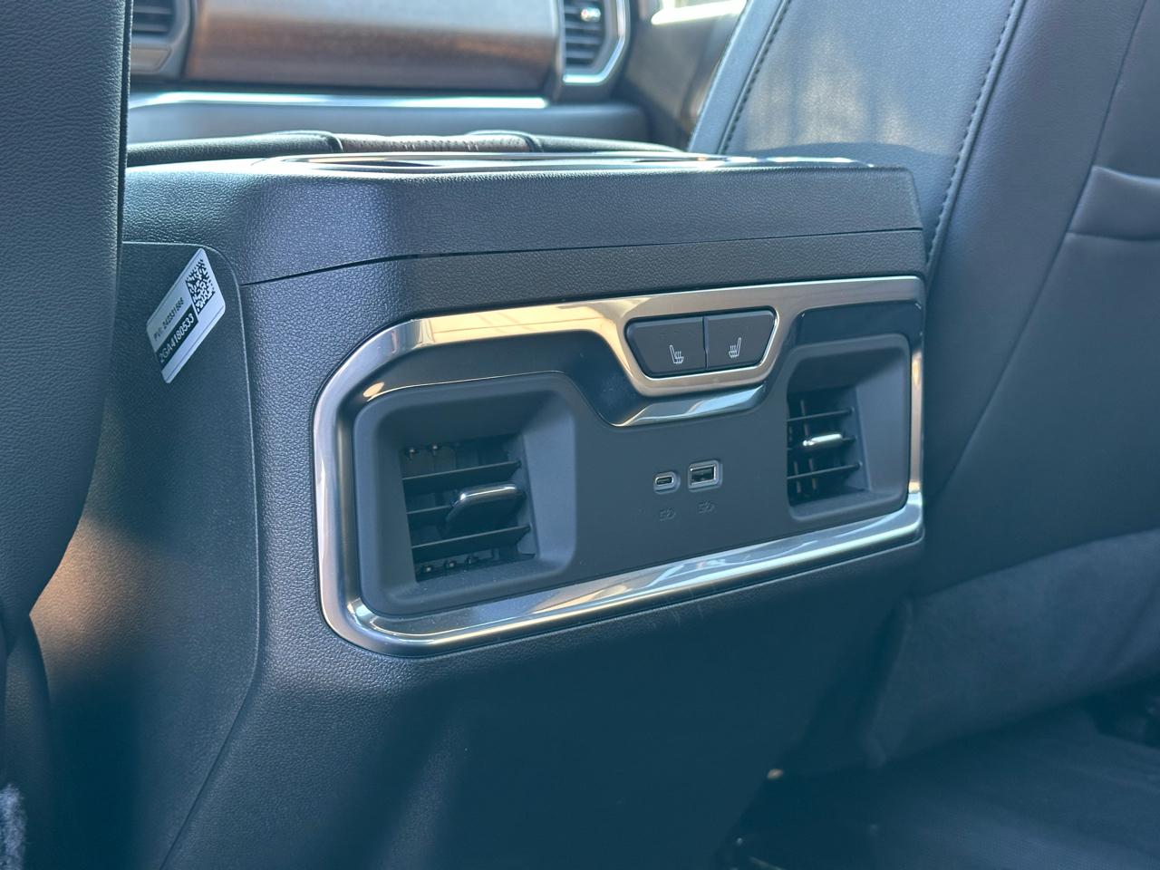 Chevrolet Silverado 3500HD 4WD Crew Cab 172" High Country 2024