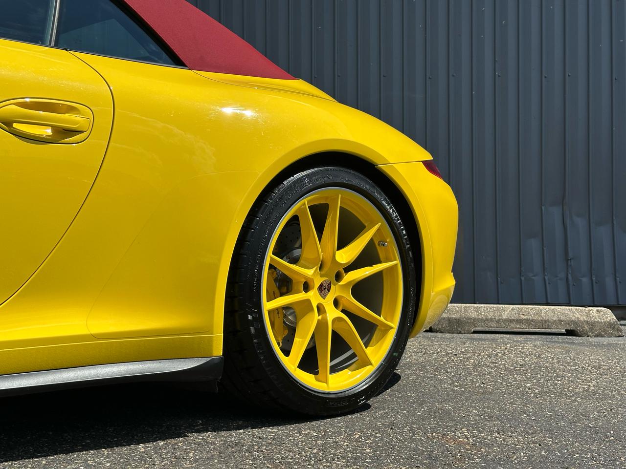 Porsche 911 2dr Cabriolet Carrera 4 GTS 2016