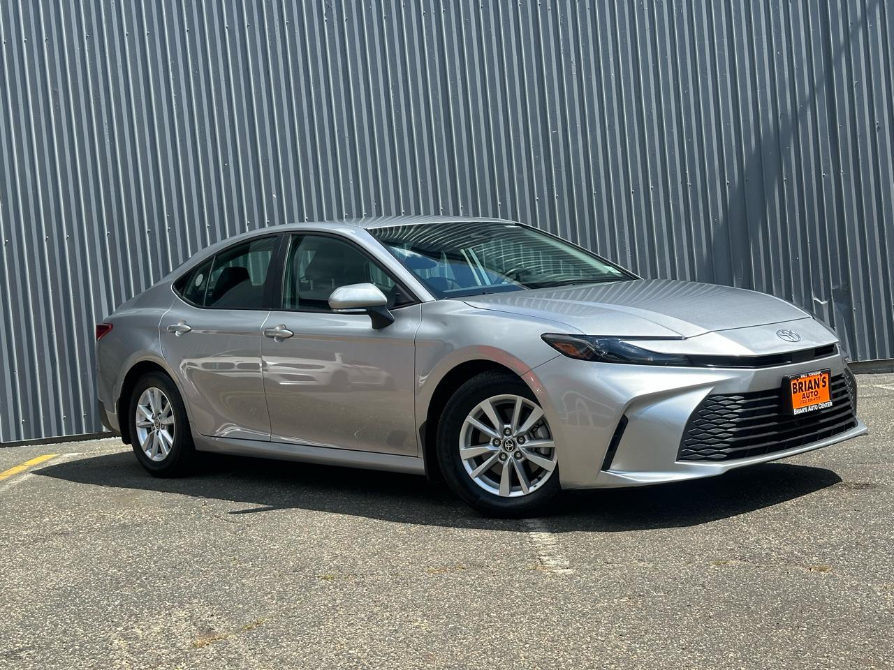 Toyota Camry XLE (Natl) 2025