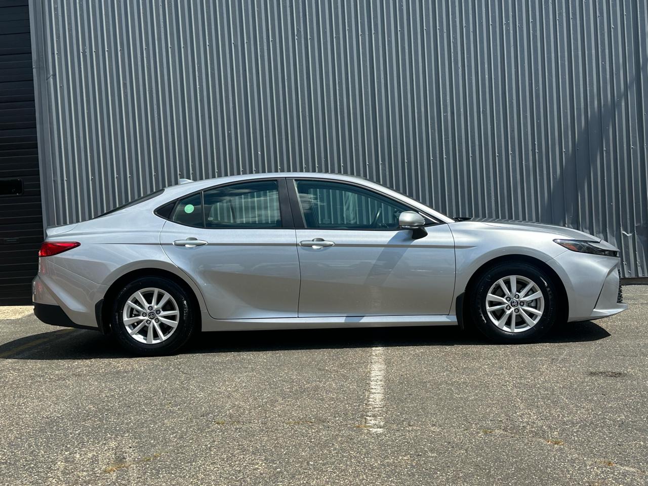 Toyota Camry XLE (Natl) 2025