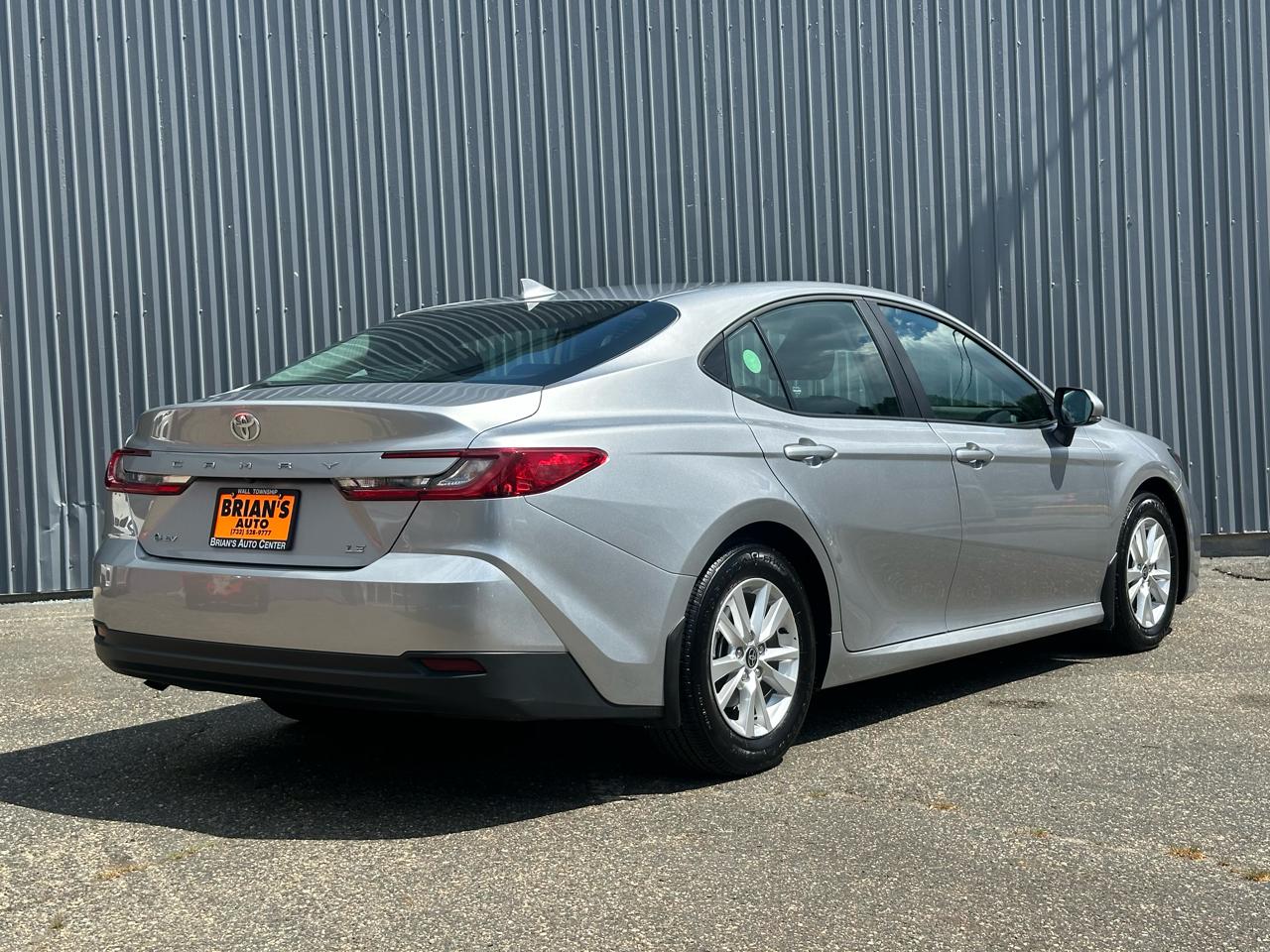 Toyota Camry XLE (Natl) 2025