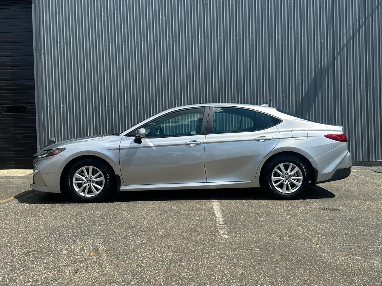 Toyota Camry XLE (Natl) 2025