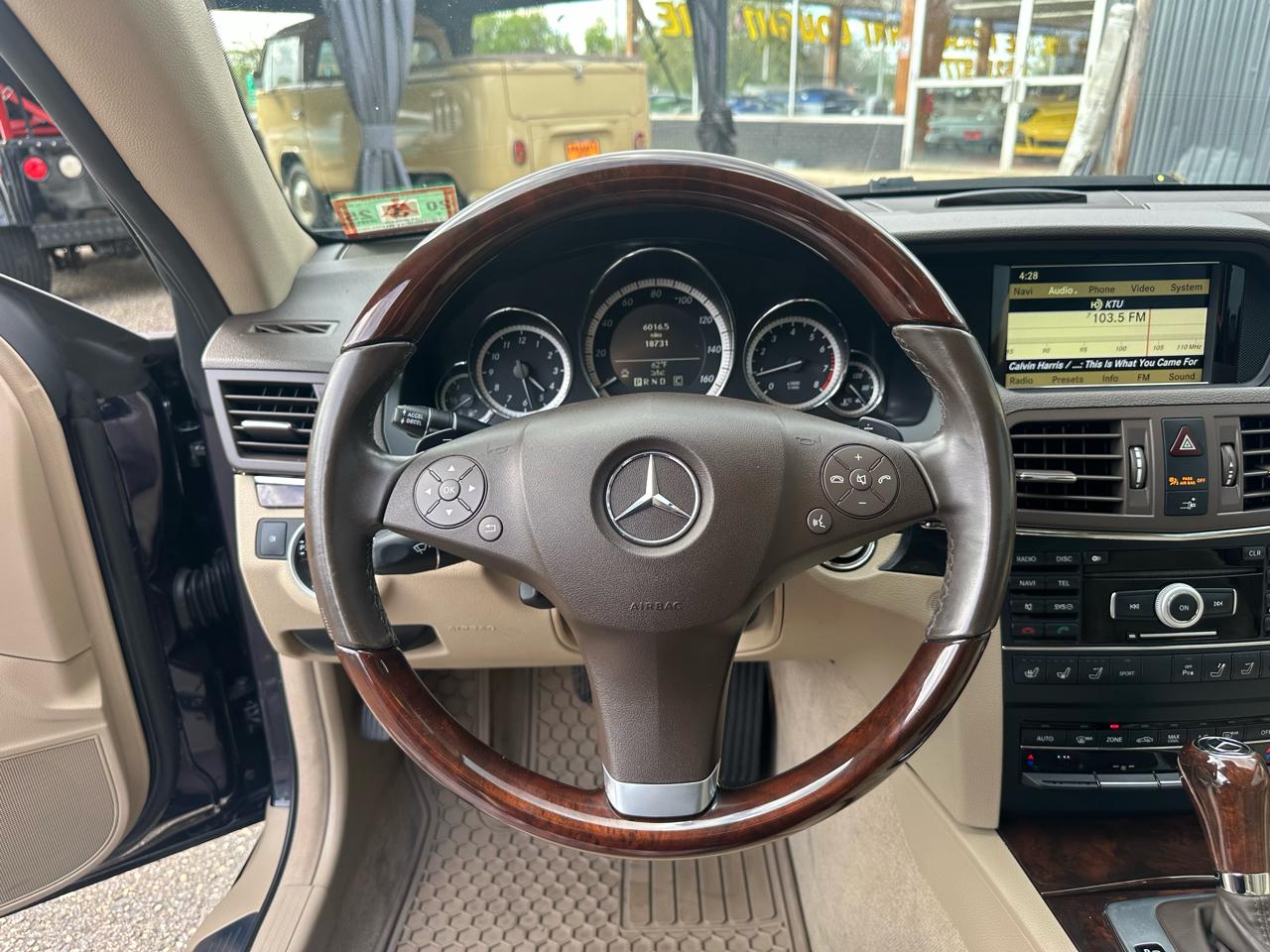 Mercedes-Benz E-Class 2dr Cabriolet E 550 RWD 2011