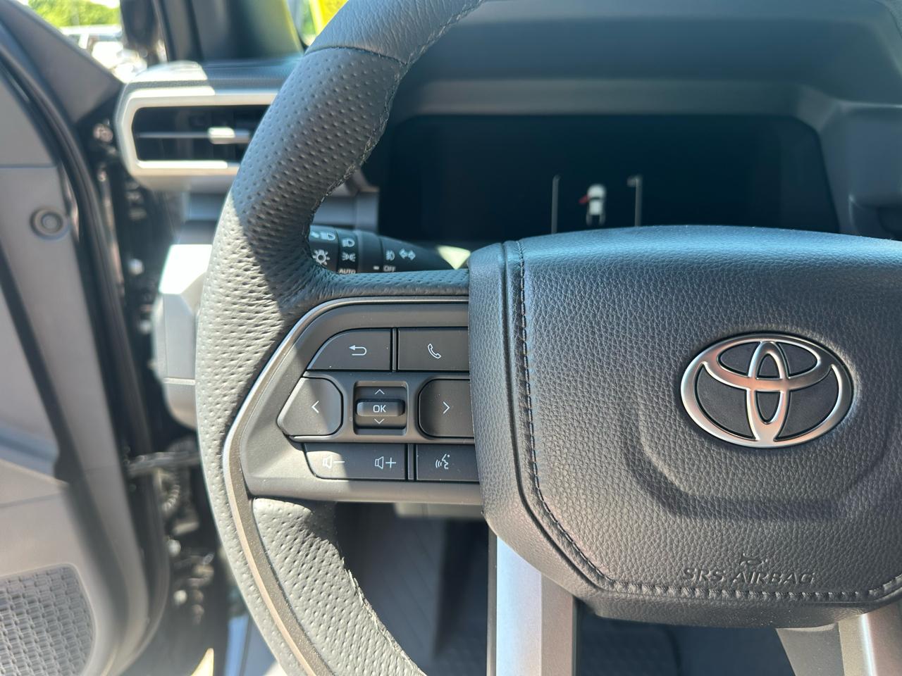 Toyota Tacoma 4WD TRD Off Road Double Cab 5' Bed AT (Natl) 2026