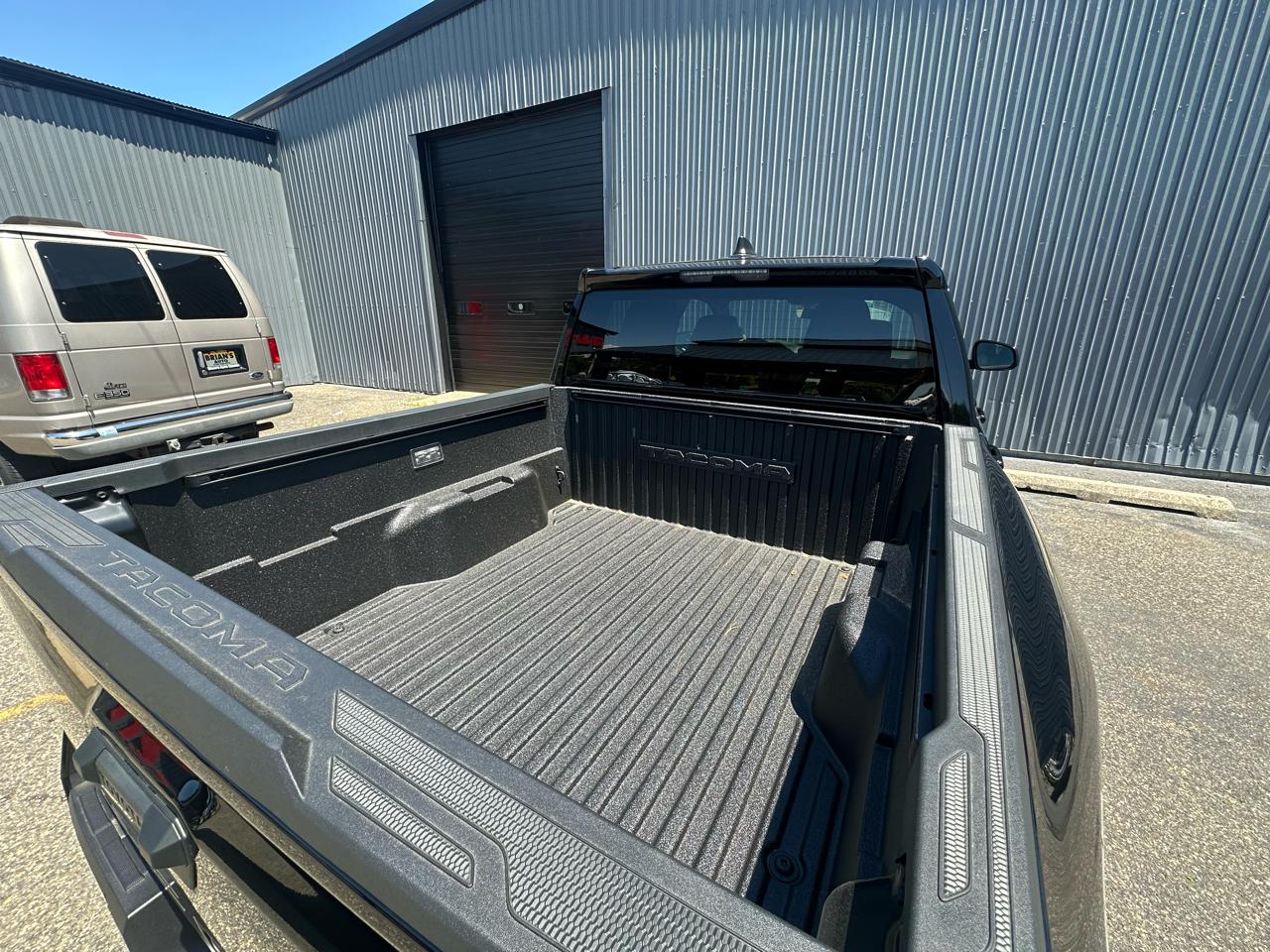 Toyota Tacoma 4WD TRD Off Road Double Cab 5' Bed AT (Natl) 2026