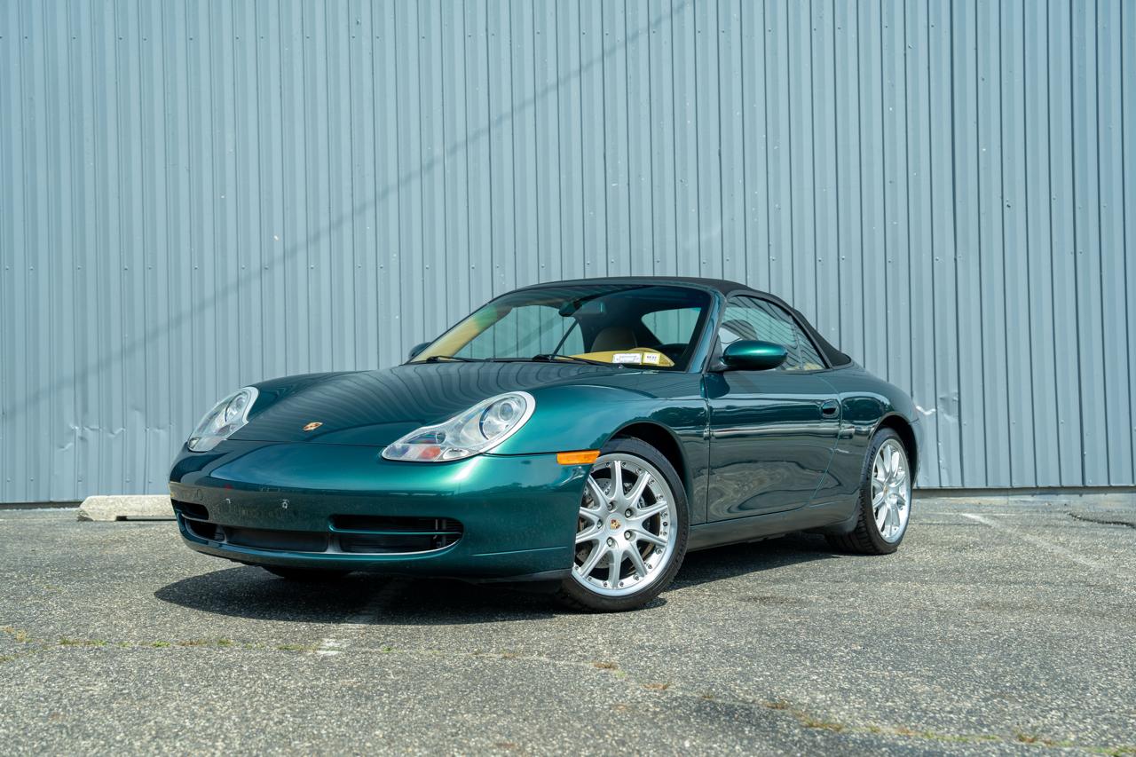Porsche 911 Carrera 2dr Carrera Cabriolet 6-Spd Manual 2001