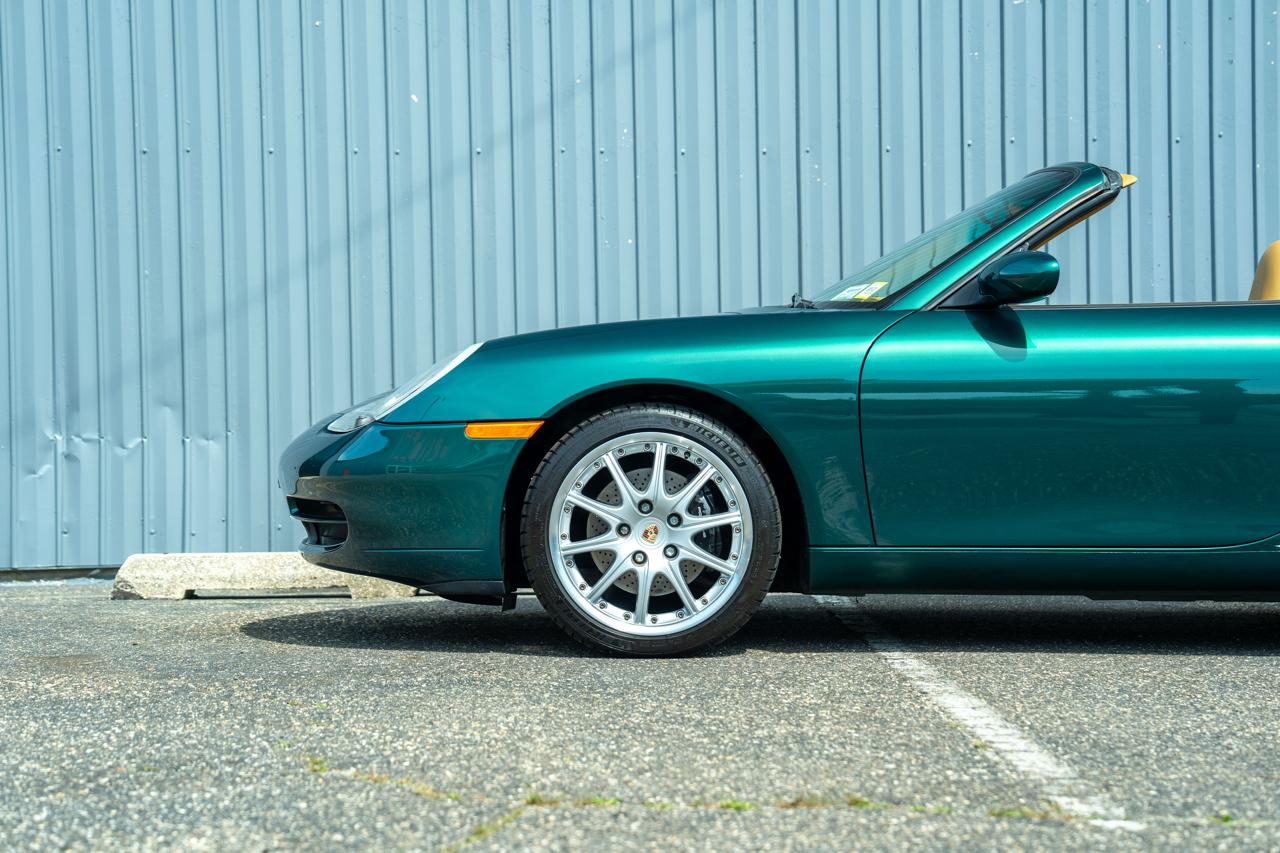 Porsche 911 Carrera 2dr Carrera Cabriolet 6-Spd Manual 2001