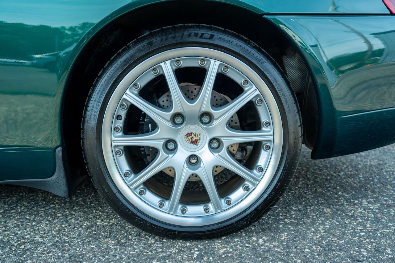Porsche 911 Carrera 2dr Carrera Cabriolet 6-Spd Manual 2001