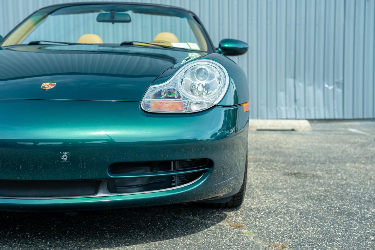 Porsche 911 Carrera 2dr Carrera Cabriolet 6-Spd Manual 2001