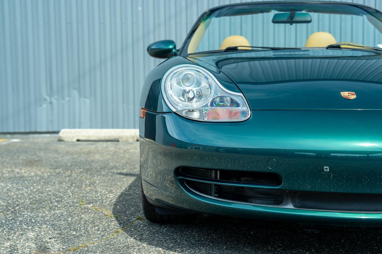 Porsche 911 Carrera 2dr Carrera Cabriolet 6-Spd Manual 2001