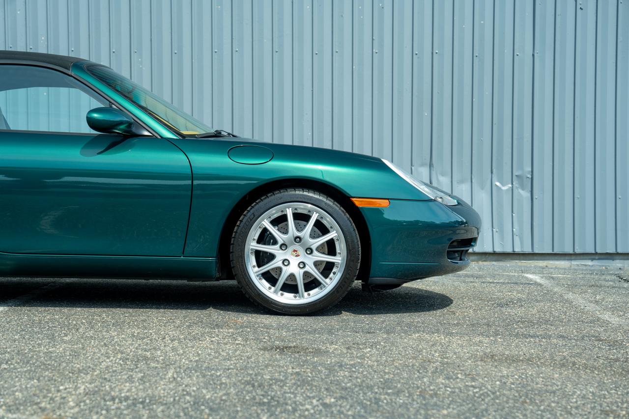 Porsche 911 Carrera 2dr Carrera Cabriolet 6-Spd Manual 2001