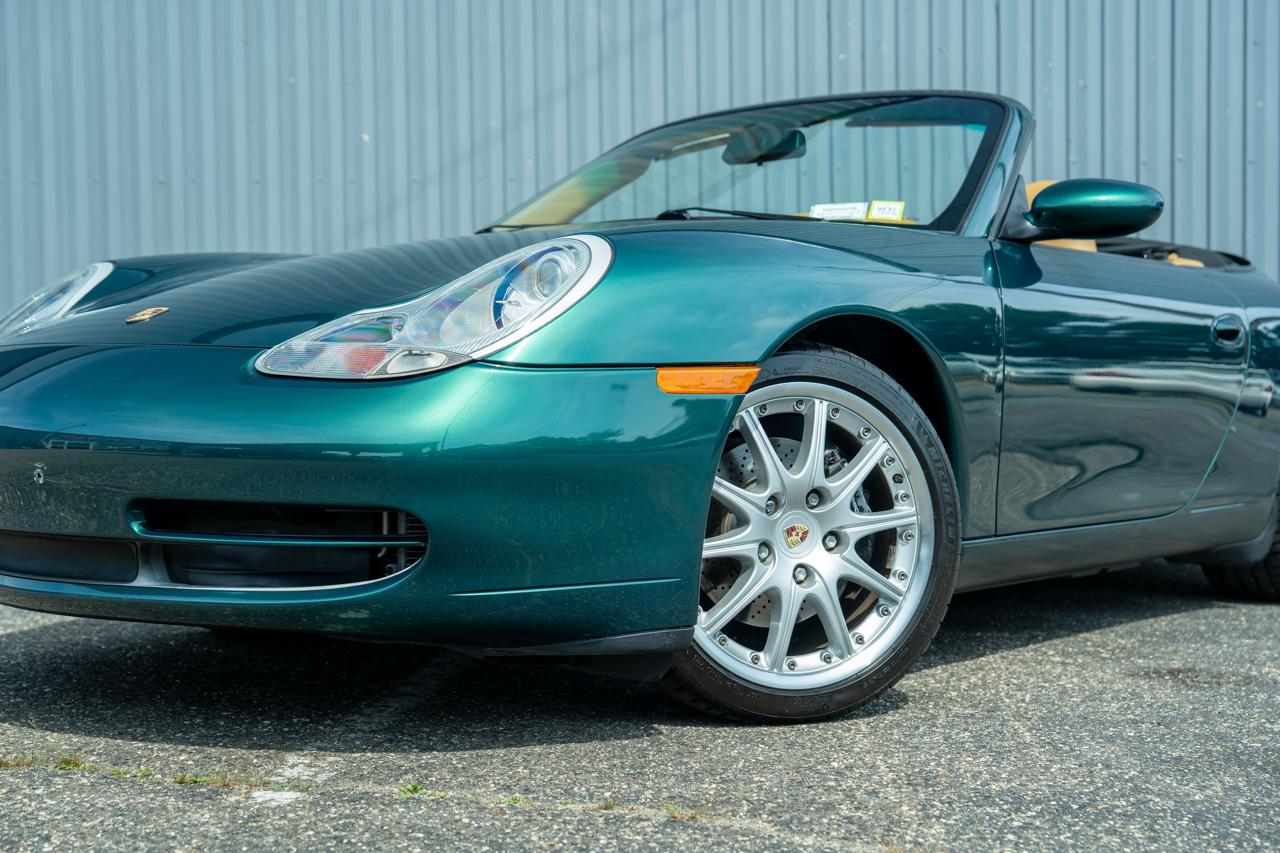 Porsche 911 Carrera 2dr Carrera Cabriolet 6-Spd Manual 2001