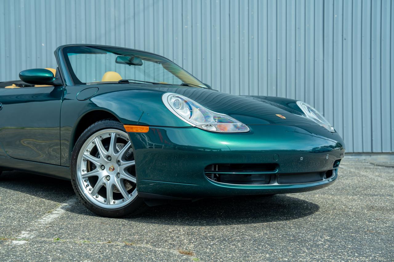 Porsche 911 Carrera 2dr Carrera Cabriolet 6-Spd Manual 2001