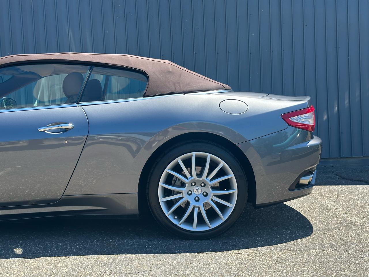 Maserati GranTurismo Convertible 2dr Conv GranTurismo 2011