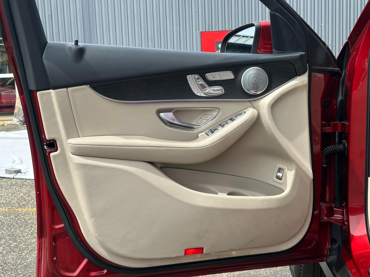 Mercedes-Benz GLC GLC 300 4MATIC SUV 2020