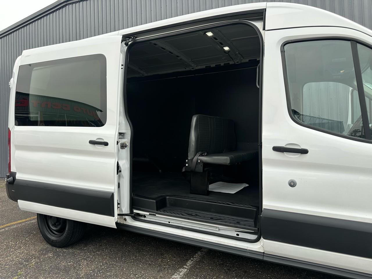 Ford Transit Cargo Van T-250 148" Med Rf 9000 GVWR Sliding RH Dr 2016