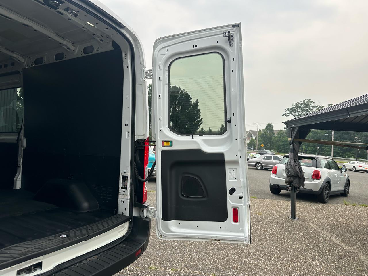 Ford Transit Cargo Van T-250 148" Med Rf 9000 GVWR Sliding RH Dr 2016
