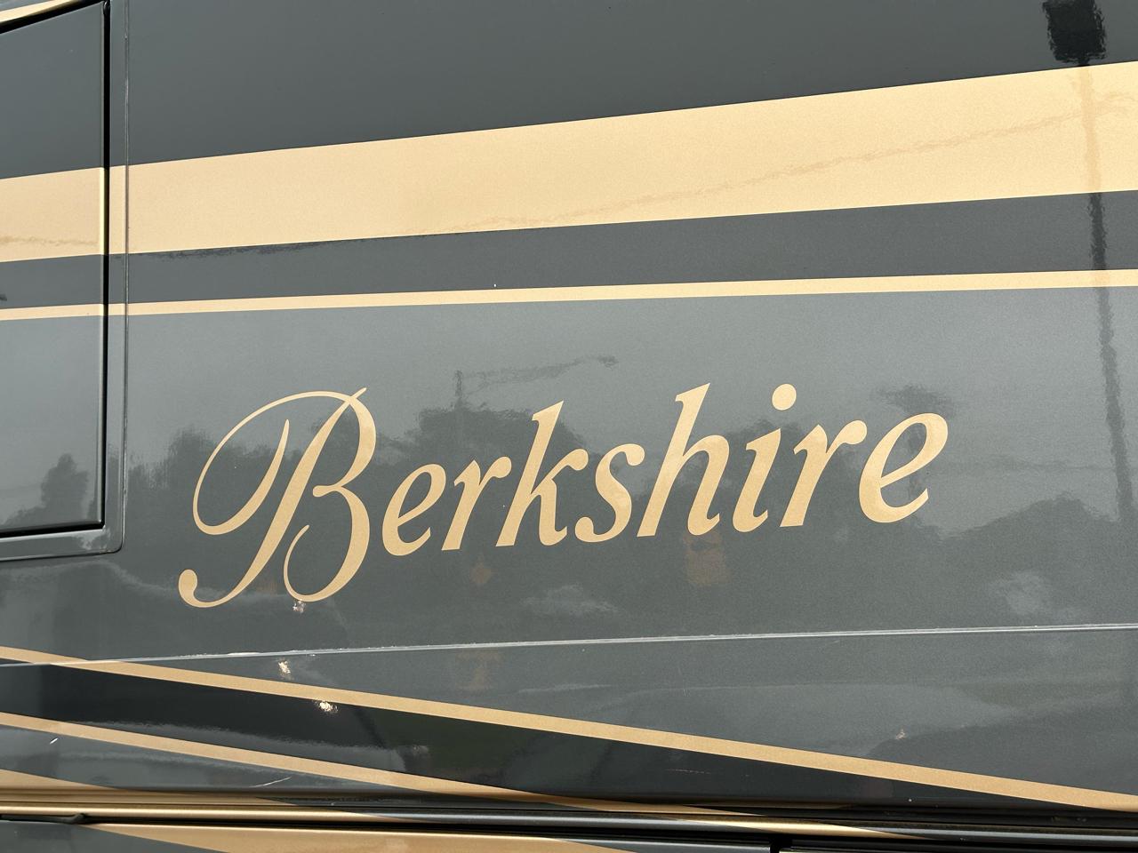 Forest River Berkshire  2017