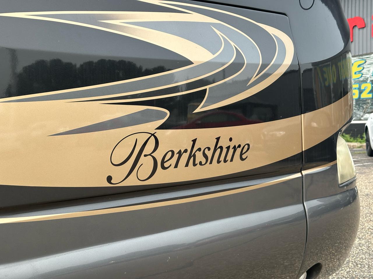 Forest River Berkshire  2017