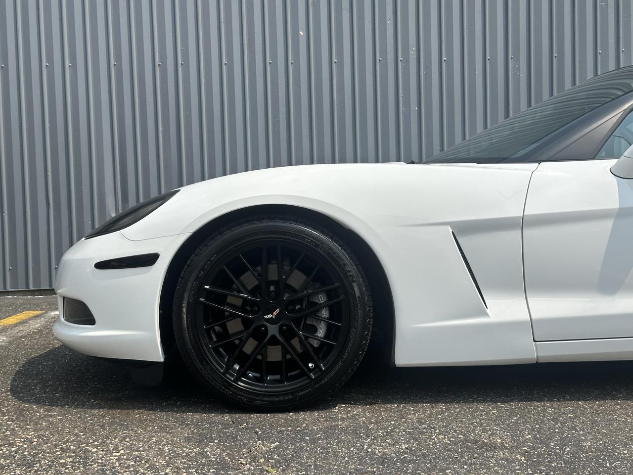 Chevrolet Corvette 2dr Cpe 2005