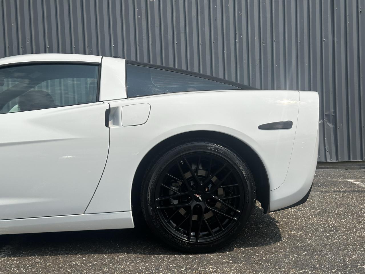 Chevrolet Corvette 2dr Cpe 2005