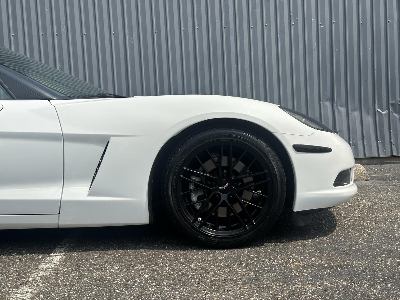 Chevrolet Corvette 2dr Cpe 2005