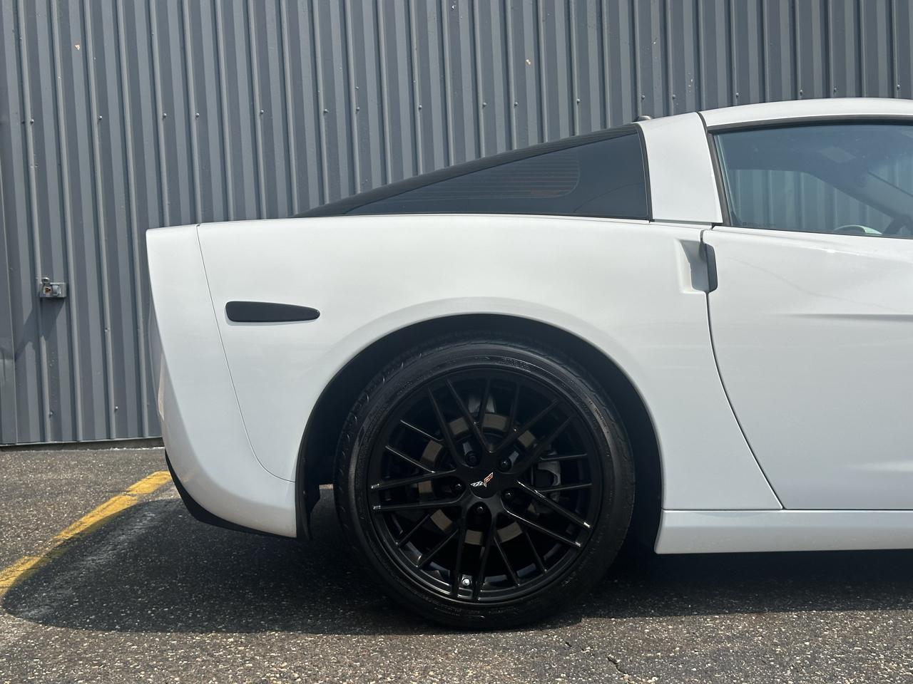 Chevrolet Corvette 2dr Cpe 2005