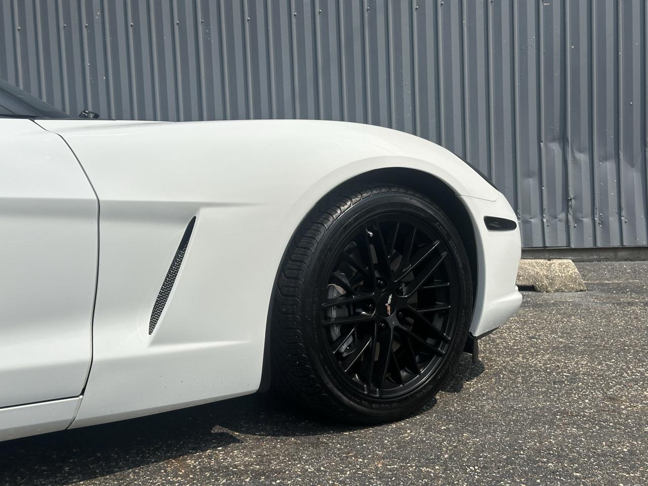 Chevrolet Corvette 2dr Cpe 2005