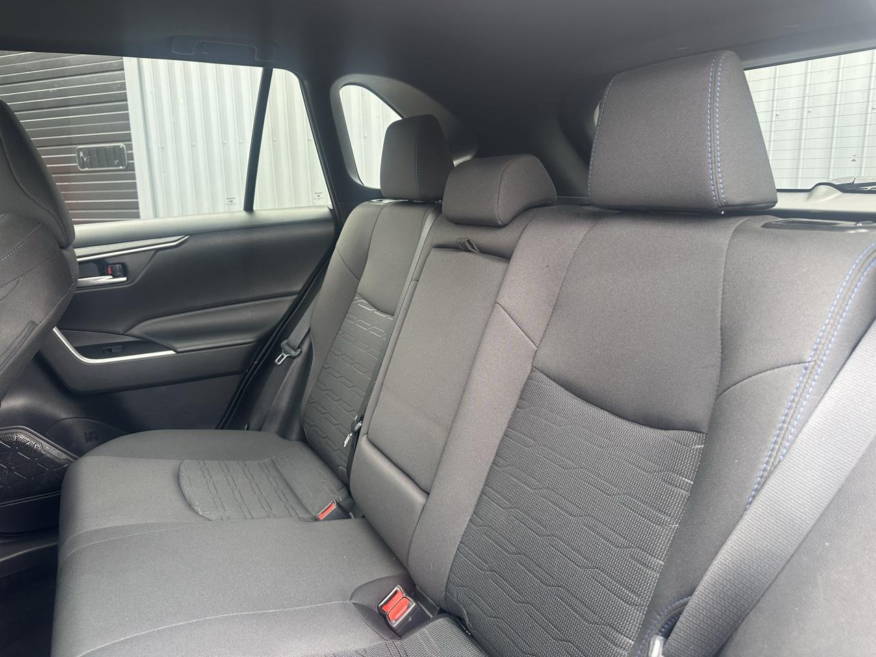 Toyota RAV4 Hybrid SE AWD (Natl) 2023