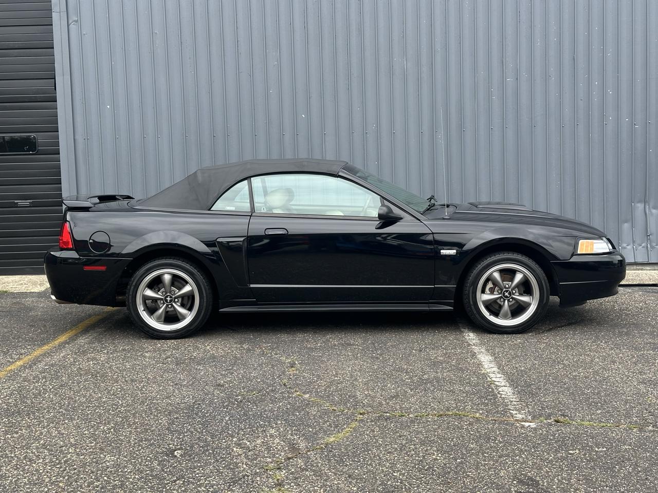 Ford Mustang GT Convertible  2003