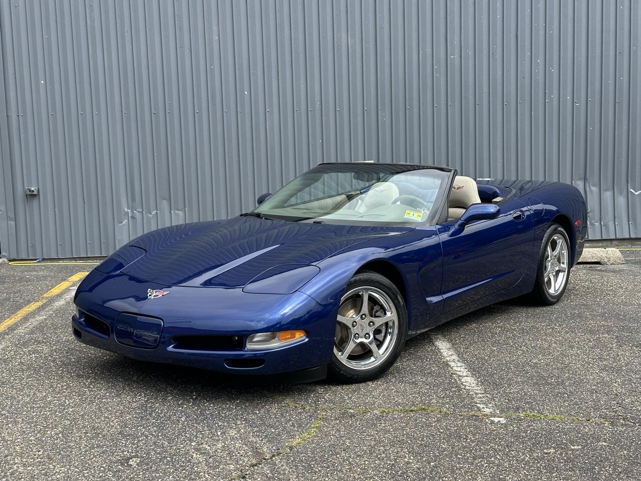 Chevrolet Corvette 2dr Convertible 2004