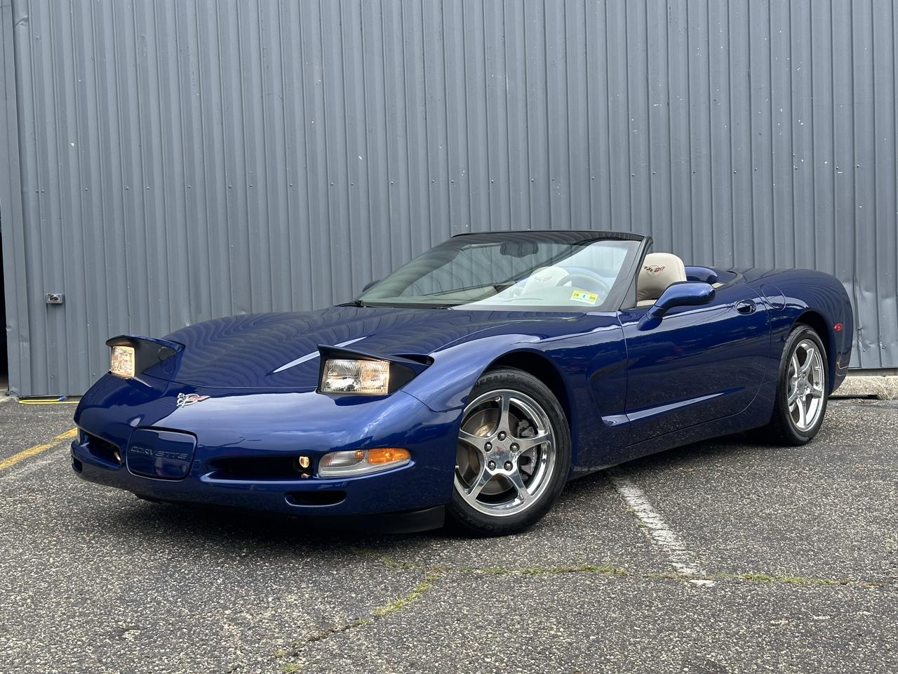 Chevrolet Corvette 2dr Convertible 2004