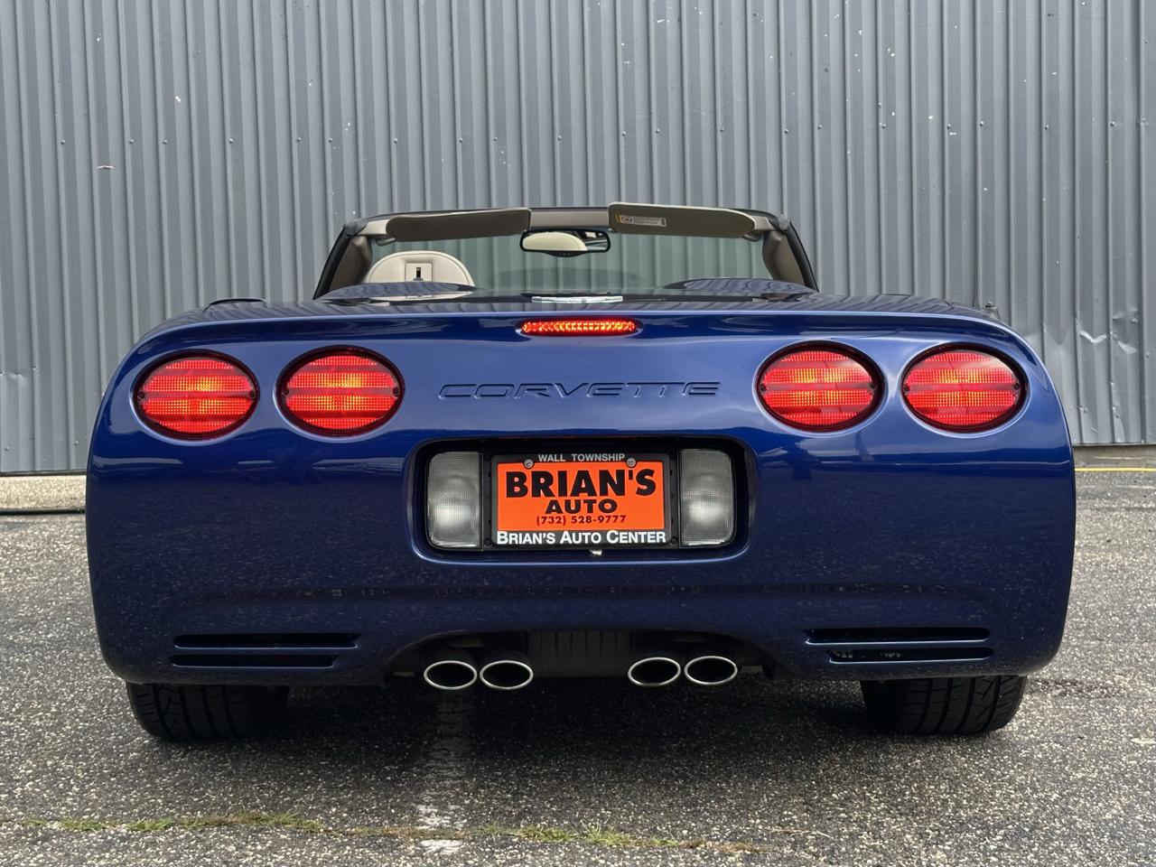 Chevrolet Corvette 2dr Convertible 2004