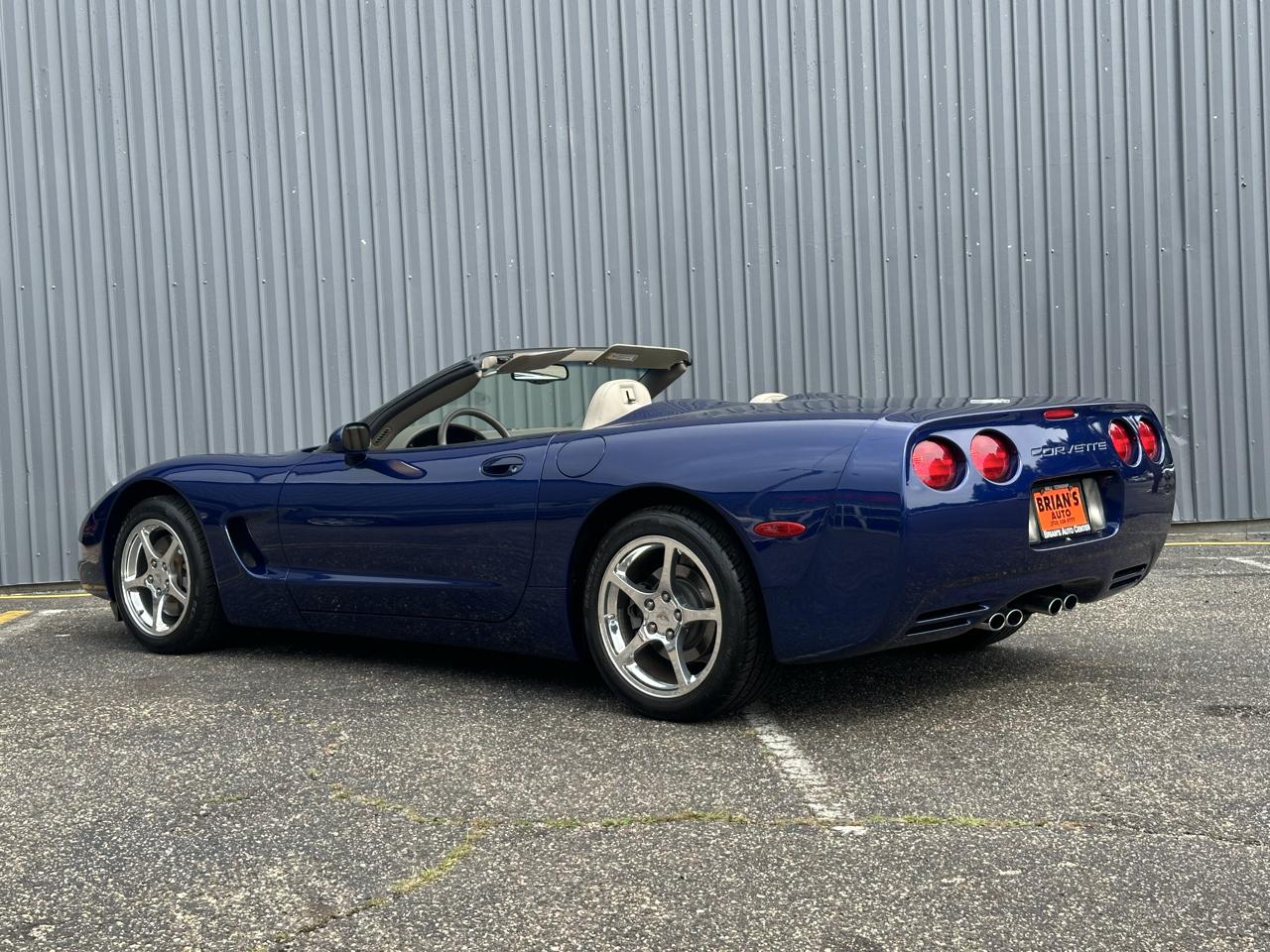 Chevrolet Corvette 2dr Convertible 2004