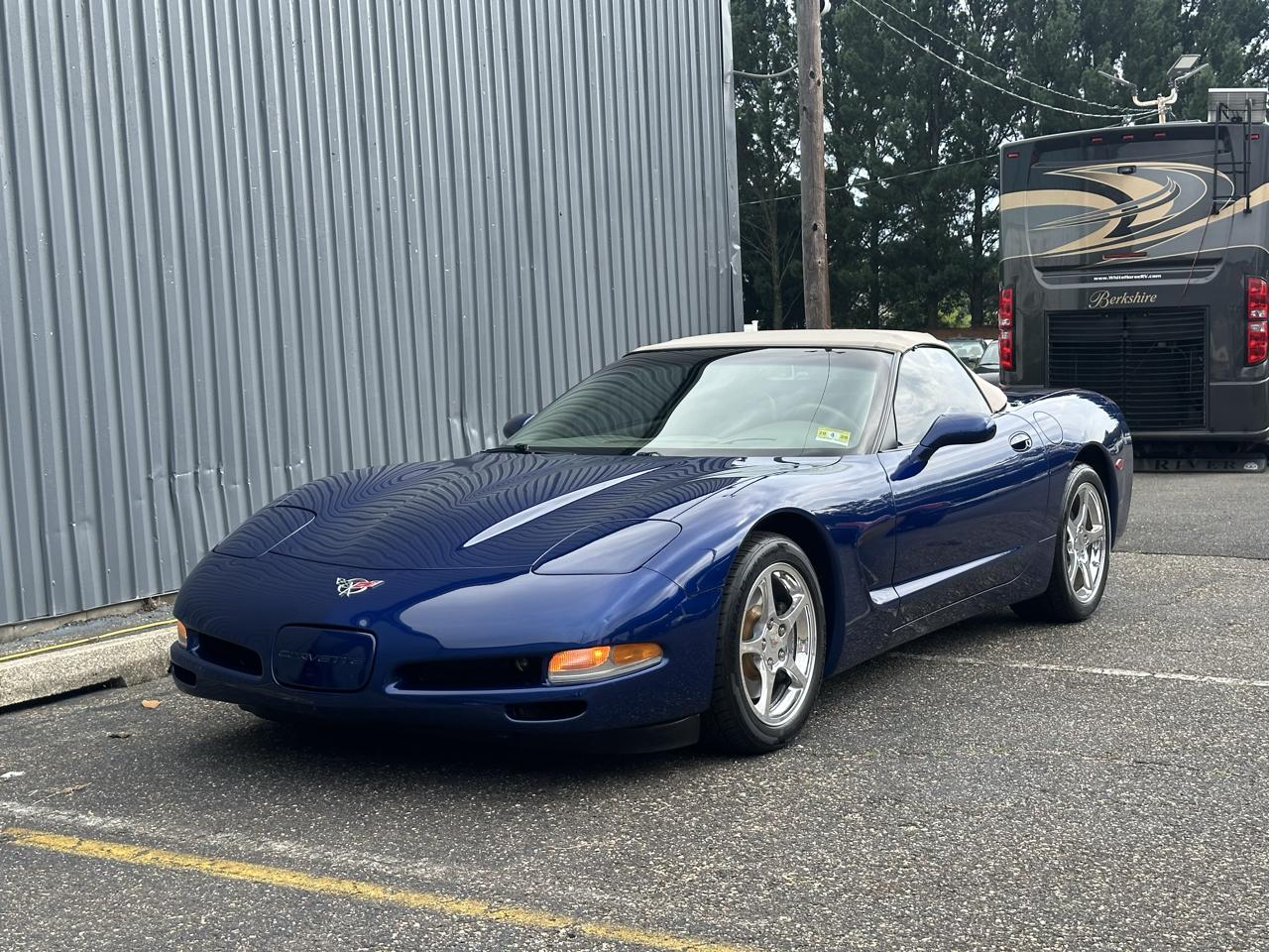 Chevrolet Corvette 2dr Convertible 2004