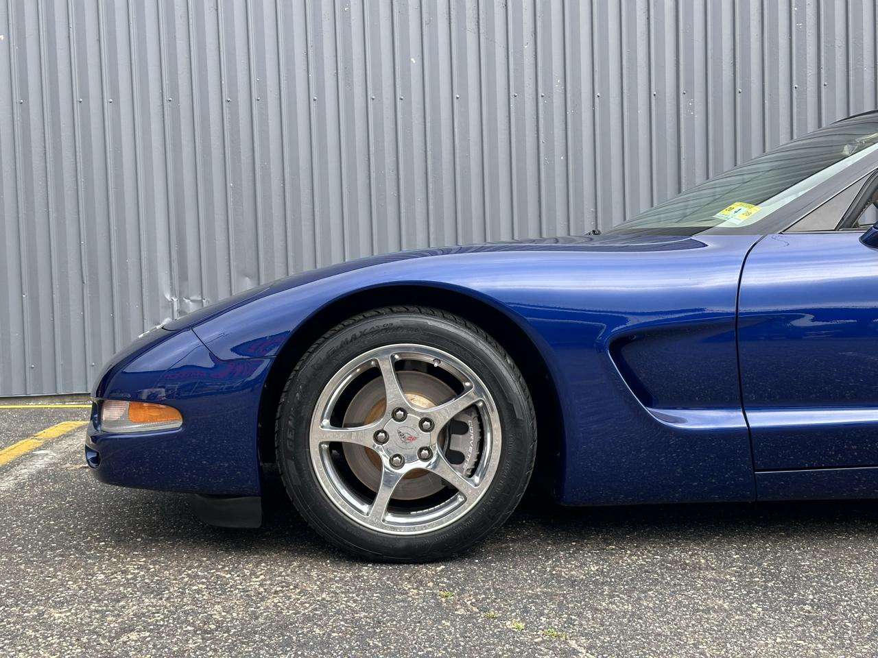 Chevrolet Corvette 2dr Convertible 2004