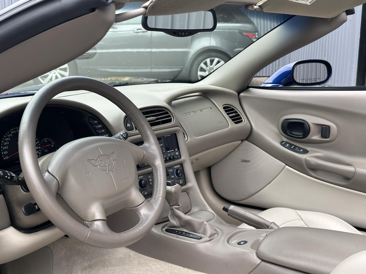 Chevrolet Corvette 2dr Convertible 2004