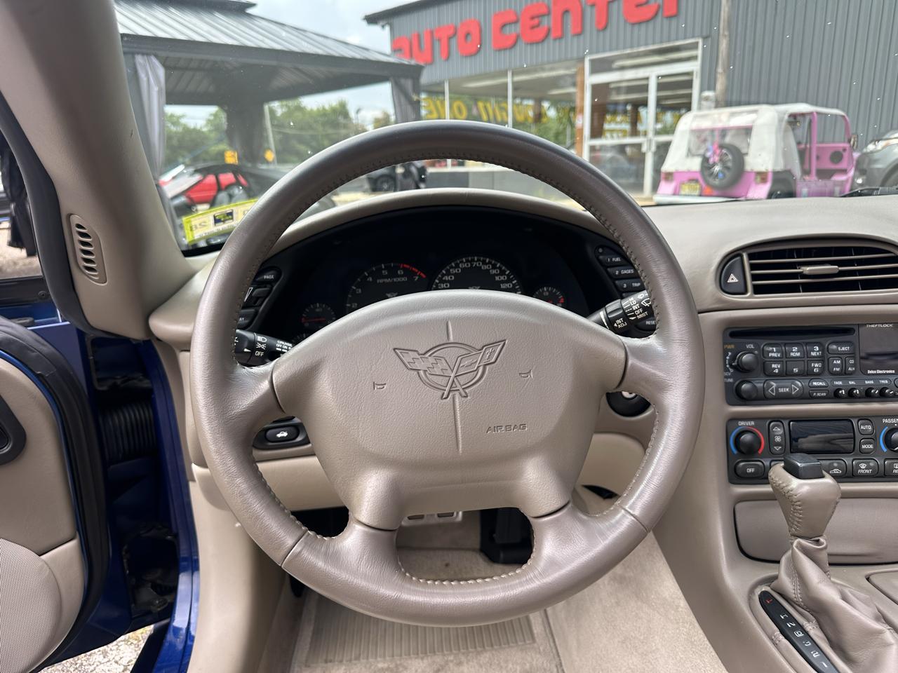 Chevrolet Corvette 2dr Convertible 2004