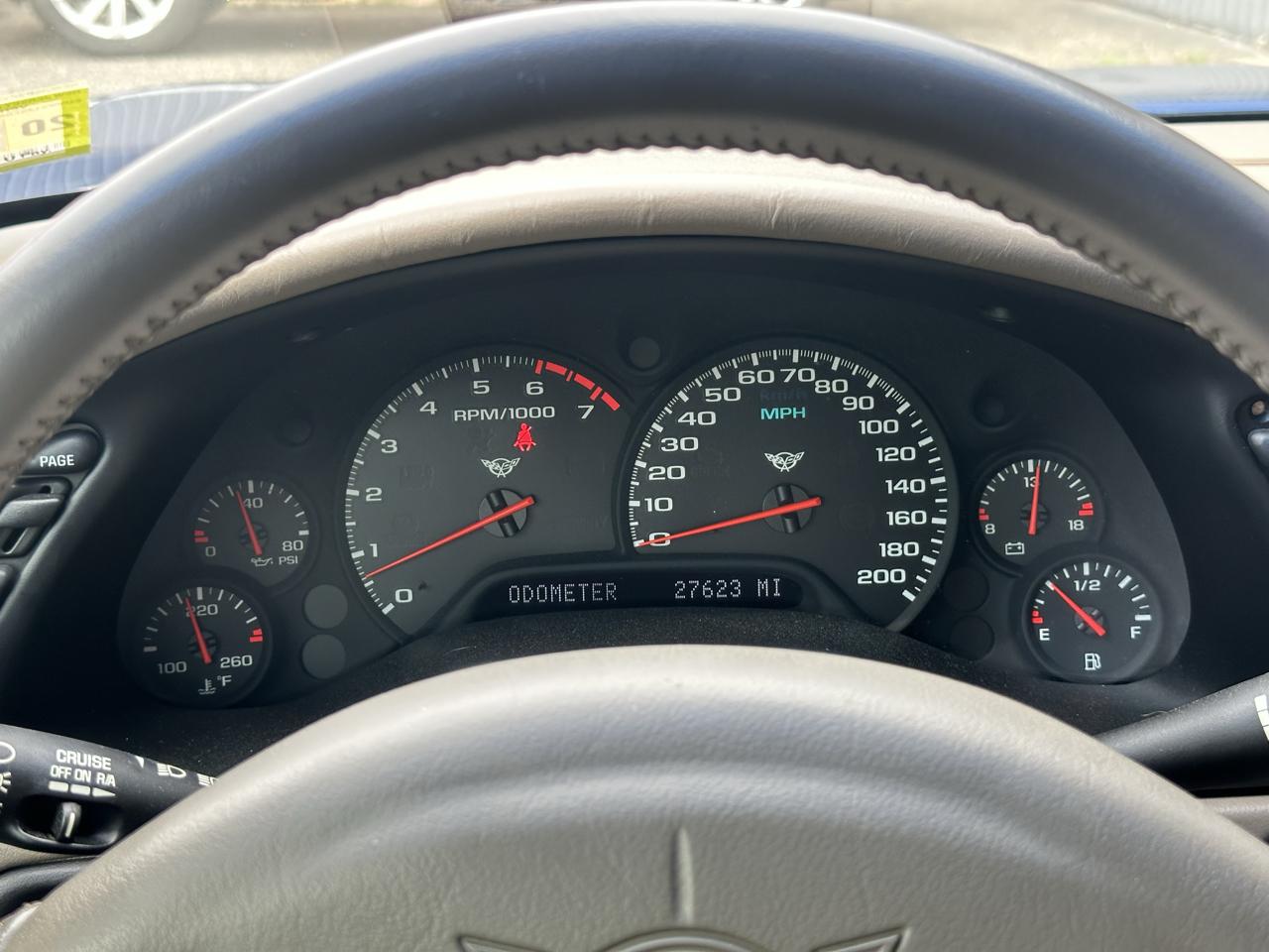 Chevrolet Corvette 2dr Convertible 2004