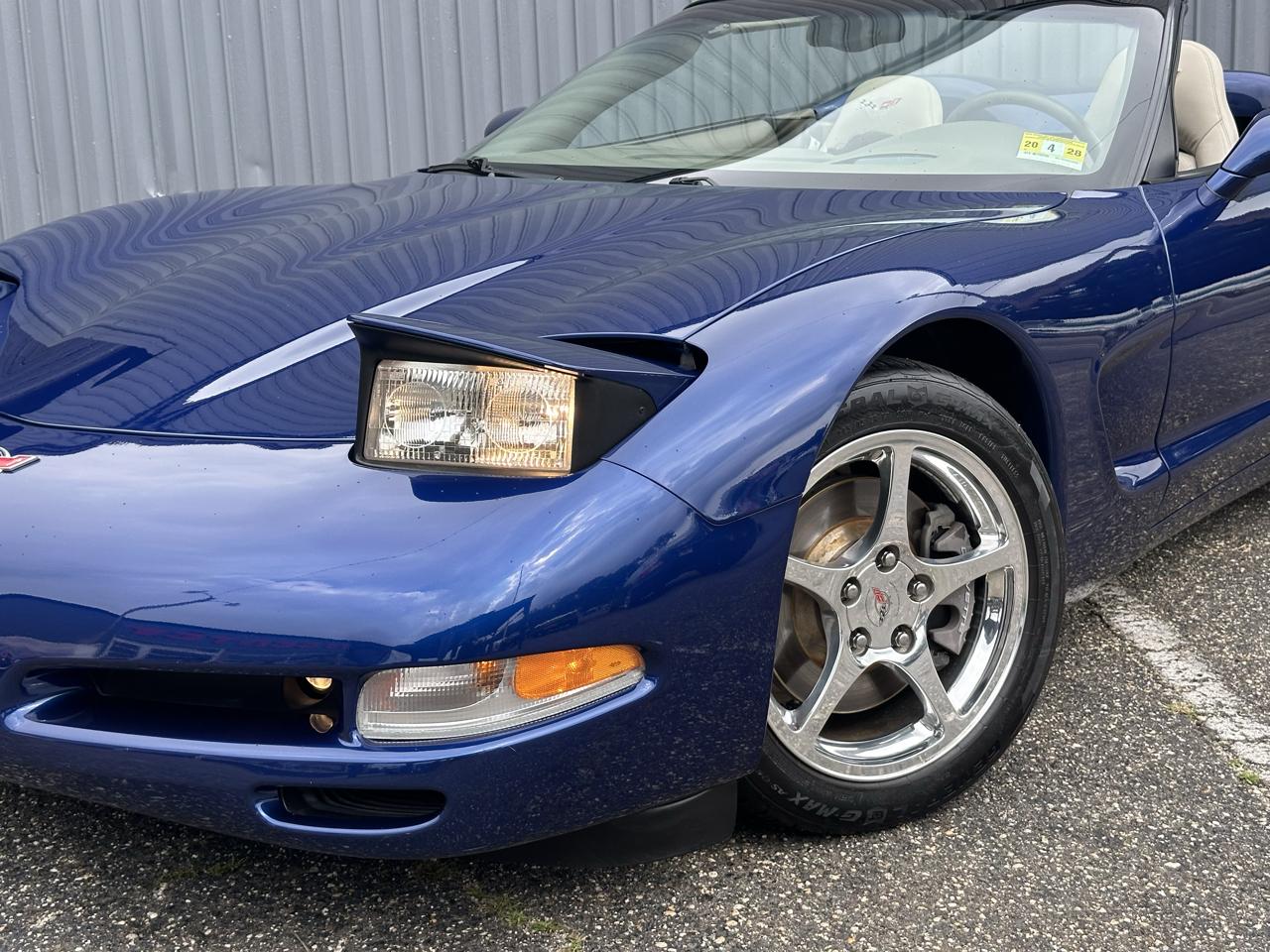 Chevrolet Corvette 2dr Convertible 2004