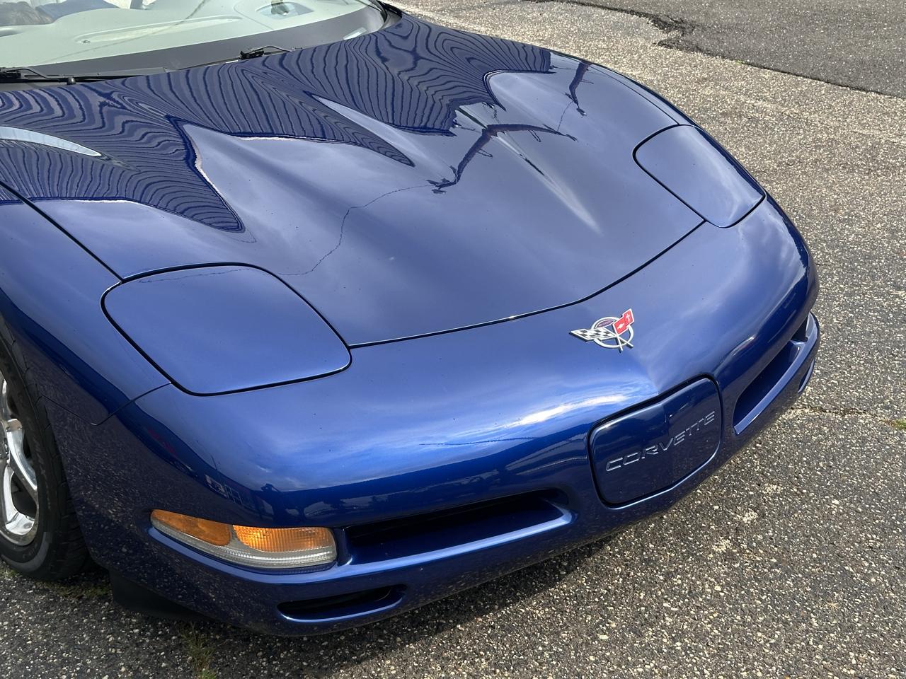 Chevrolet Corvette 2dr Convertible 2004
