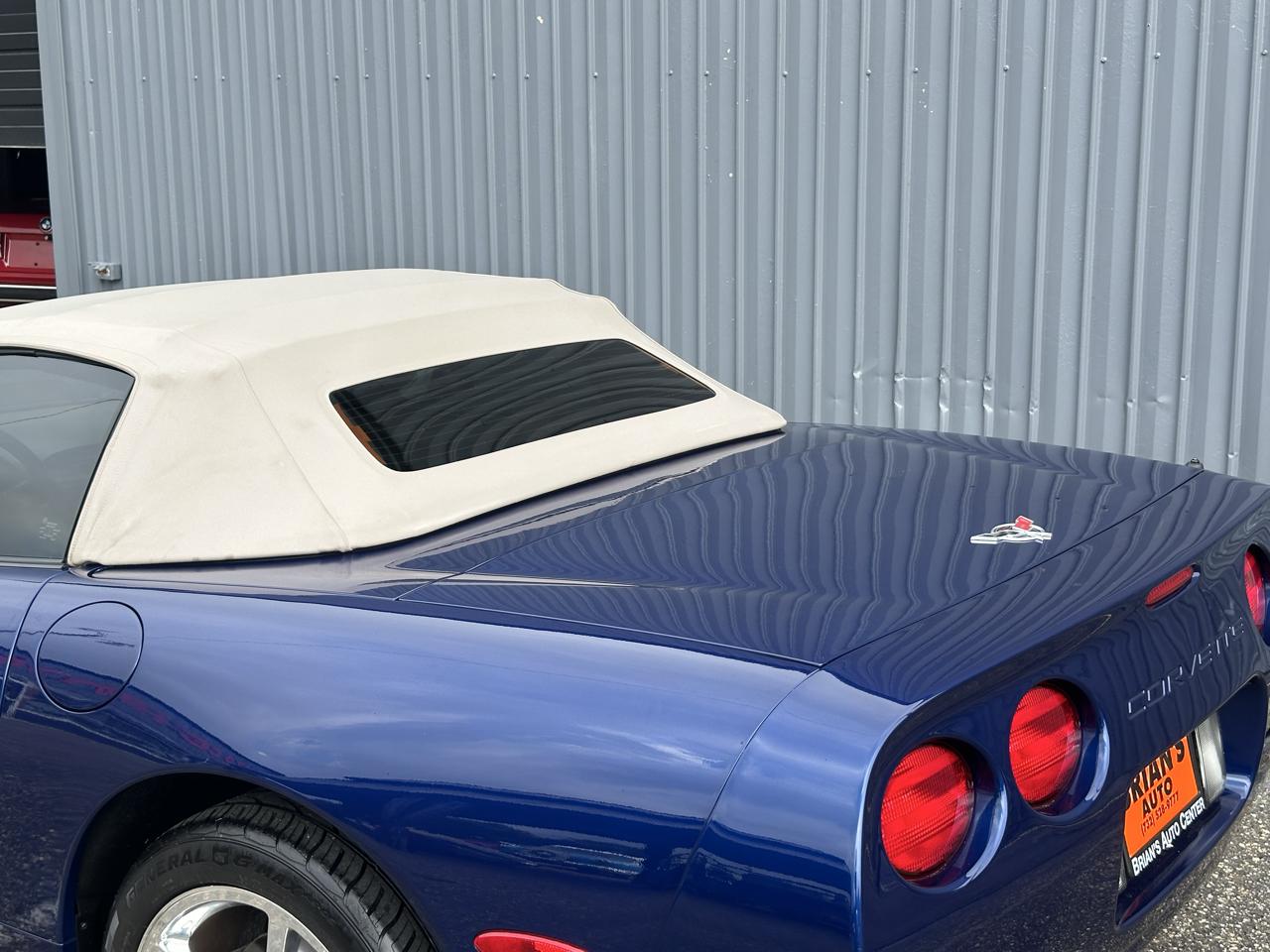 Chevrolet Corvette 2dr Convertible 2004