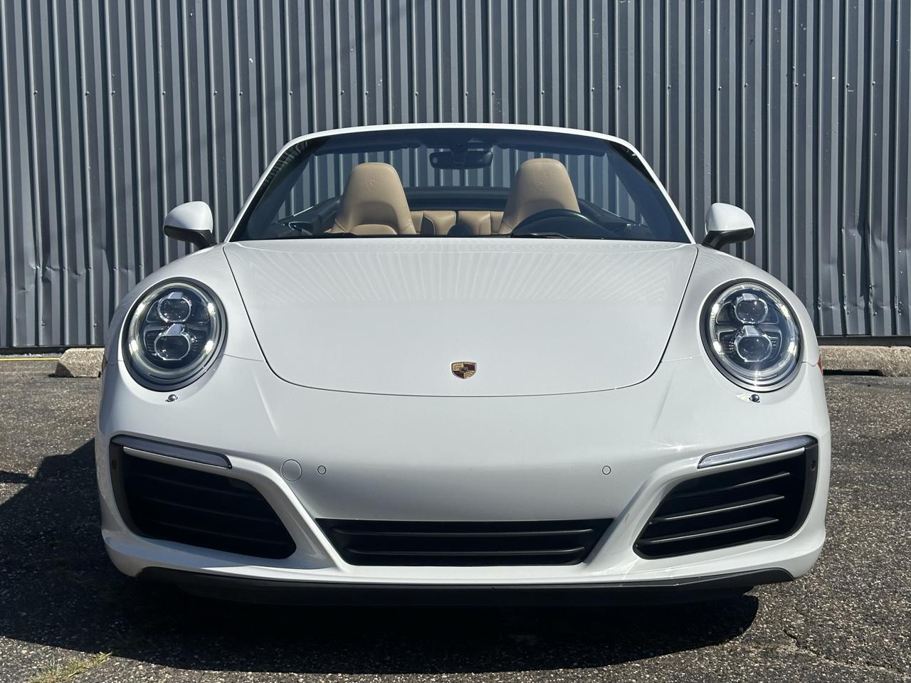 Porsche 911 Carrera Cabriolet 2017