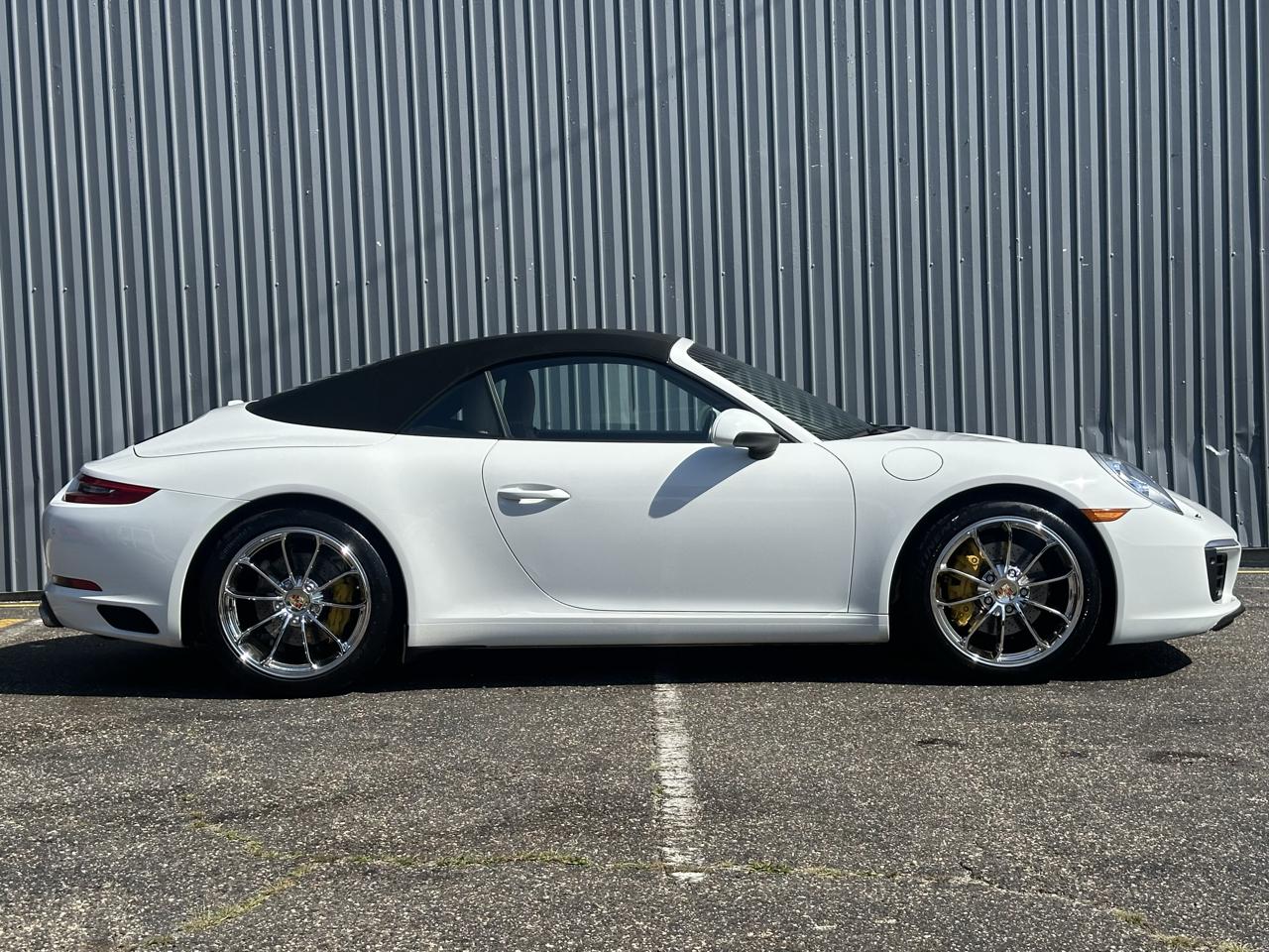 Porsche 911 Carrera Cabriolet 2017