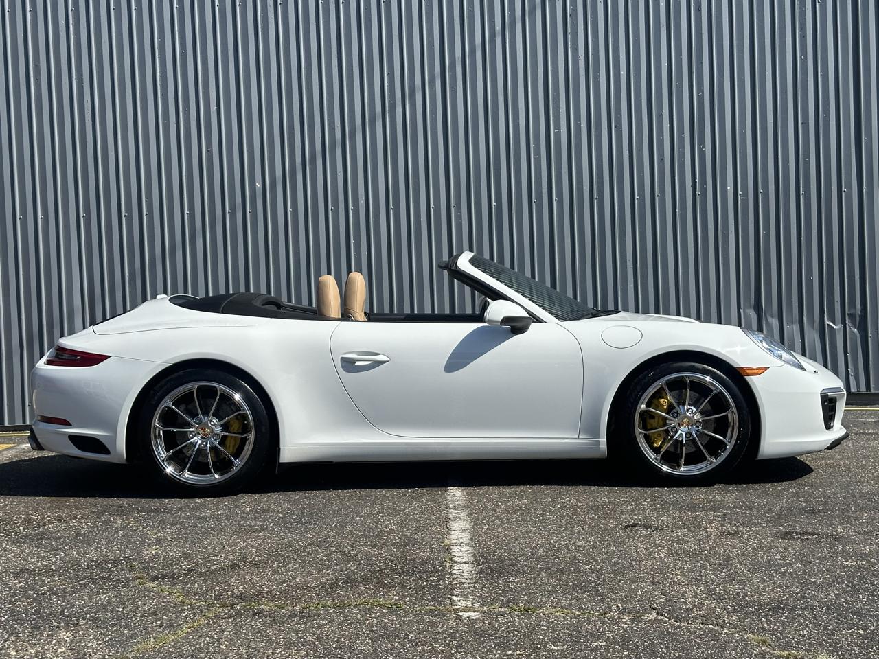 Porsche 911 Carrera Cabriolet 2017